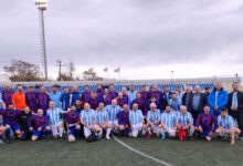 Βουλευτές-στο-γήπεδο-της-Σαντορίνης-για-καλό-σκοπό-–-Από-τα-έδρανα-στη-σέντρα