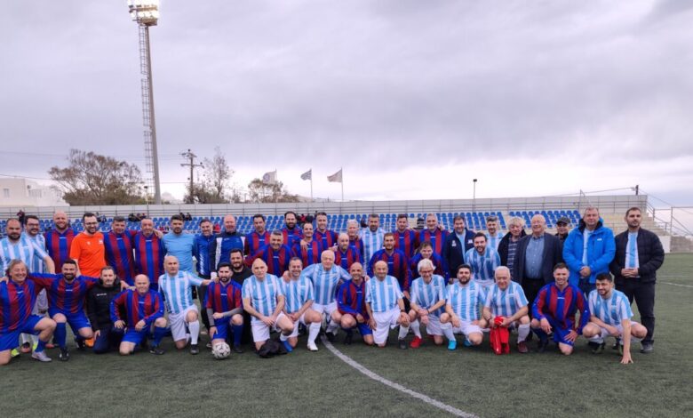 Βουλευτές-στο-γήπεδο-της-Σαντορίνης-για-καλό-σκοπό-–-Από-τα-έδρανα-στη-σέντρα