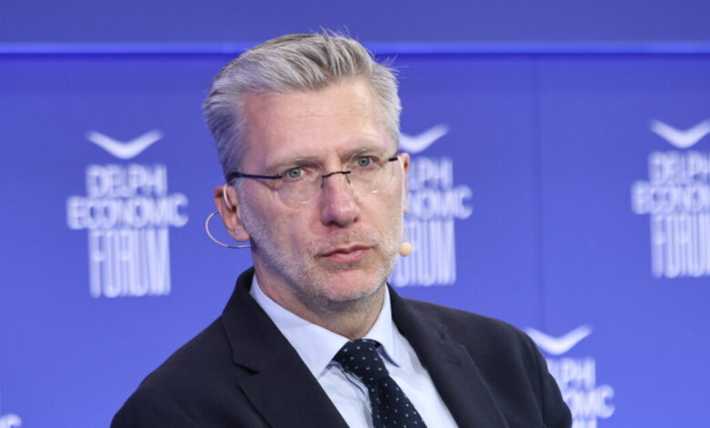 Επίθεση-ΠΑΣΟΚ-σε-Σκέρτσο-για-τα-πανεπιστήμια:-«Κυβερνητικός-ινστρούχτορας-με-φωτοβολίδες-αντιπερισπασμού»