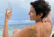 Η-Ταμίλα-Κουλίεβα-απόλαυσε-ιαματικό-μπάνιο-στα-Λουτρά-Αιδηψού