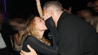 Χαμός-στο-φινάλε-του-nox:-Το-φιλί-του-Αντώνη-Ρέμου-με-την-Υβόννη-Μπόσνιακ-και-η-μουσική-συνάντηση-με-τη-Δέσποινα-Βανδή