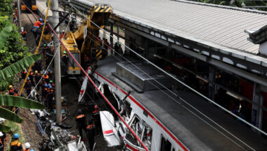 Τραγωδία-στην-Ινδονησία:-14-νεκροί-και-δεκάδες-τραυματίες-από-σύγκρουση-τρένων