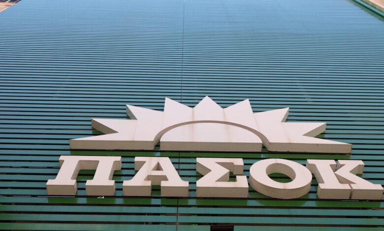 ΠΑΣΟΚ-για-Άδωνι-Γεωργιάδη:-«Ποιος-μπορεί-να-πάρει-στα-σοβαρά-αυτόν-τον-πολιτικό-κωλοτούμπα;»