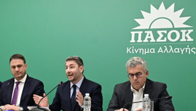 Το-ΠΑΣΟΚ-ψάχνει-«ικανό-γεγονός»-για-πρόταση-δυσπιστίας-–-Πολιτικό-πρόσωπο-στις-έξι-νέες-μηνύσεις-για-τις-υποκλοπές