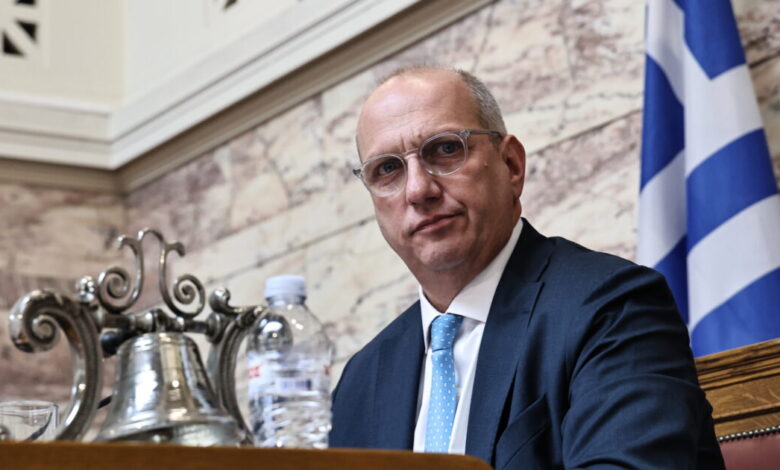 Γιάννης-Οικονόμου:-«Δεν-ακυρώνουμε-το-“επιτελικό-κράτος”,-καταθέτουμε-προβληματισμό»