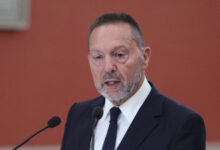 Στουρνάρας:-Θετικές-παραμένουν-οι-προοπτικές-της-ελληνικής-οικονομίας-παρά-τους-ισχυρούς-κλυδωνισμούς