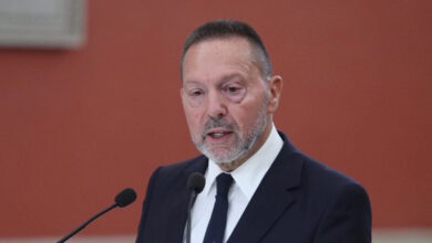 Στουρνάρας:-Θετικές-παραμένουν-οι-προοπτικές-της-ελληνικής-οικονομίας-παρά-τους-ισχυρούς-κλυδωνισμούς