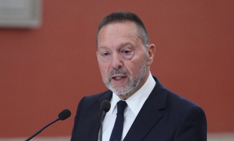 Στουρνάρας:-Θετικές-παραμένουν-οι-προοπτικές-της-ελληνικής-οικονομίας-παρά-τους-ισχυρούς-κλυδωνισμούς