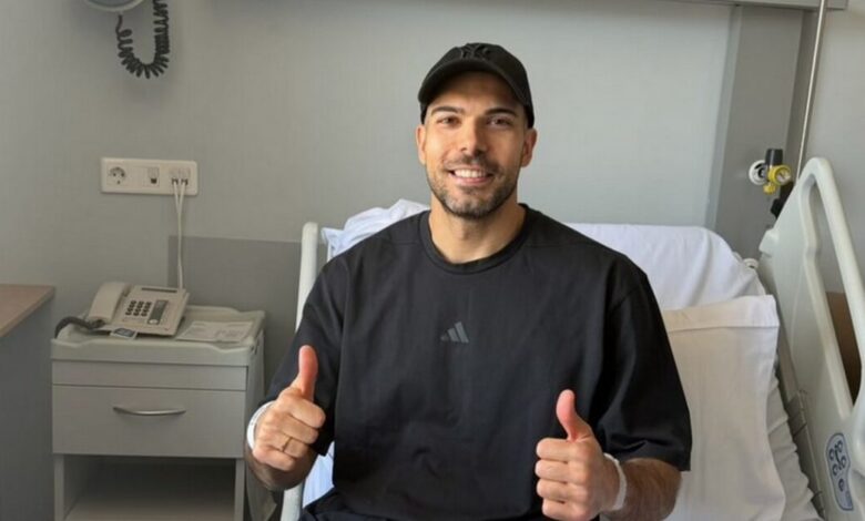 Ο-Κώστας-Σλούκας-ανέβασε-φωτογραφία-μετά-το-χειρουργείο:-«Θα-γυρίσω-σύντομα»