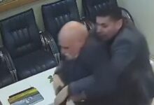 Τουρκία:-Ηλικιωμένος-μπήκε-σε-κυβερνητικό-κτίριο-και-επιτέθηκε-με-μπαλτά-σε-υπάλληλο