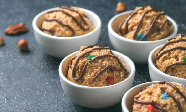 Συνταγή-για-μπισκότα-με-φυστικοβούτυρο,-βρώμη-και-χρωματιστά-καραμελάκια