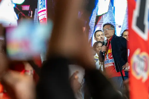 Κολομβία:-Από-το-Μεντεγίν-θα-συμμετάσχει-στον-εορτασμό-της-Εργατικής-Πρωτομαγιάς-ο-πρόεδρος-Πέτρο