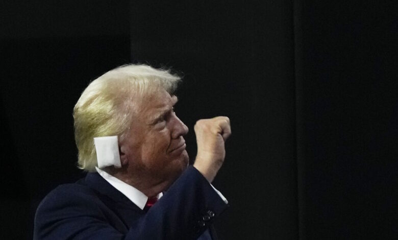 Ντόναλντ-Τραμπ:-Θεωρίες-συνωμοσίας-υποστηρίζουν-ότι-σκηνοθετεί-ο-ίδιος-τις-απόπειρες-δολοφονίας-του