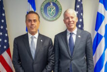 Τετ-α-τετ-Παπασταύρου-με-Ράιτ-για-γεώτρηση,-Κάθετο-Διάδρομο-και-πρωτοβουλία-3+1