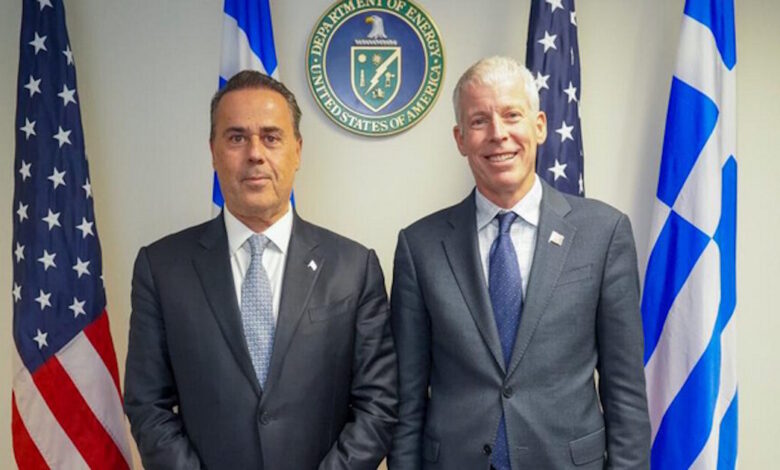 Τετ-α-τετ-Παπασταύρου-με-Ράιτ-για-γεώτρηση,-Κάθετο-Διάδρομο-και-πρωτοβουλία-3+1