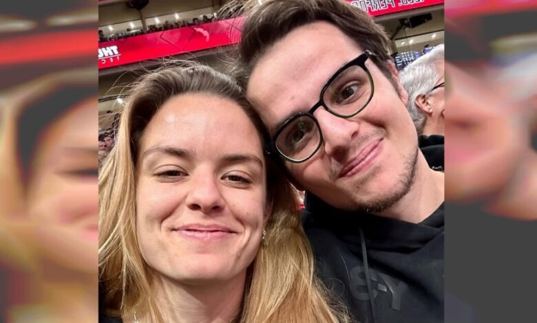 Κωνσταντίνος-Μητσοτάκης-και-Μαρία-Σάκκαρη-στο-ΣΕΦ-στη-νίκη-του-Ολυμπιακού-με-τη-Μονακό