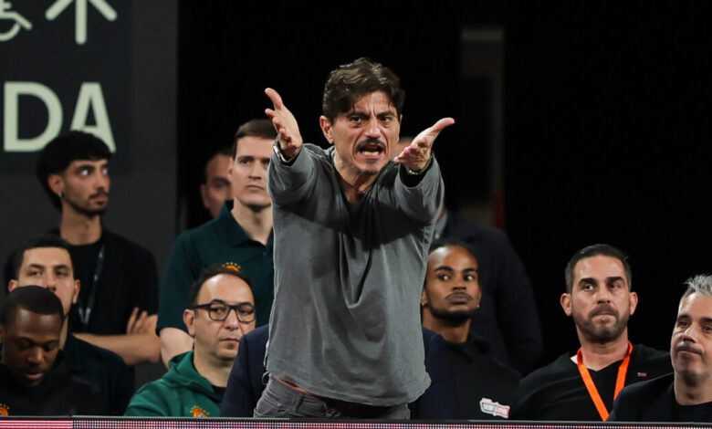 Ο-Δημήτρης-Γιαννακόπουλος-πανηγύρισε-έξαλλα-με-τον-Εργκίν-Αταμάν-τη-νίκη-του-Παναθηναϊκού-κόντρα-στη-Βαλένθια