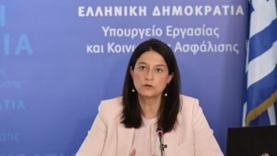 Επικοινωνία-Κεραμέως-με-τον-τραυματία-εργαζόμενο-του-ΕΦΚΑ-μετά-την-επίθεση-στον-Κεραμεικό:-«Η-στήριξή-μας-θα-είναι-ολόπλευρη»