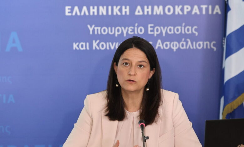 Επικοινωνία-Κεραμέως-με-τον-τραυματία-εργαζόμενο-του-ΕΦΚΑ-μετά-την-επίθεση-στον-Κεραμεικό:-«Η-στήριξή-μας-θα-είναι-ολόπλευρη»