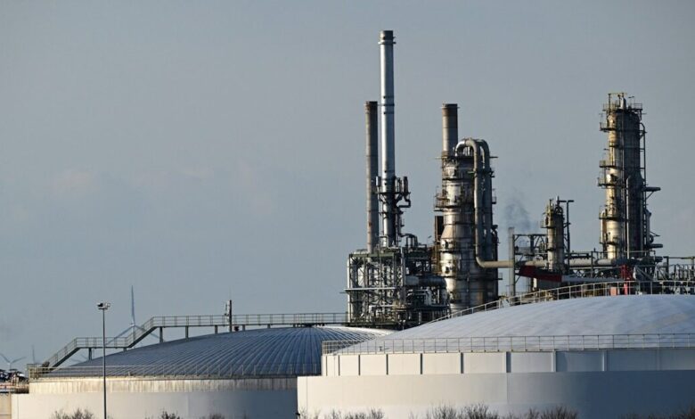 Το-πετρέλαιο-εδραιώνεται-στα-ψηλά,-πάνω-από-τα-110-δολάρια-το-brent-και-στα-100-το-wti-–-Μικρή-«διόρθωση»-μετά-το-άλμα-3%