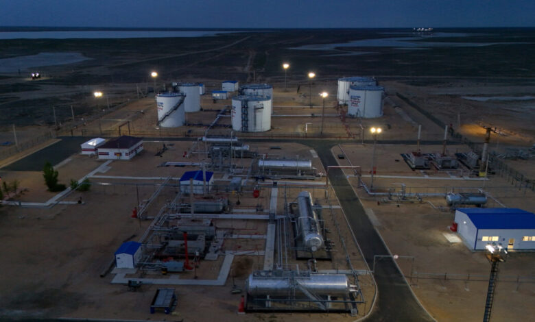 Νέα-έκρηξη-τιμών-πετρελαίου-με-φόντο-τα-Στενά,-το-Ιράν-και-τις-ανατροπές-στον-ΟΠΕΚ-–-Το-brent-ξεπερνά-τα-117-δολάρια