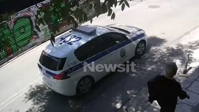 Κολωνός:-Βίντεο-ντοκουμέντα-από-το-ανθρωποκυνηγητό-της-αστυνομίας-για-τον-73χρονο-που-απείλησε-με-όπλο-ταμία-σε-σούπερ-μάρκετ