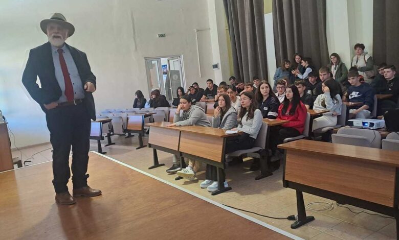 5ο-Γυμνάσιο-Τρικάλων:-«Μηδείς-αγεωμέτρητος-εισίτω»-σε-ξεχωριστή-μαθηματική-δράση