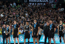 Οι-οπαδοί-της-Μπιλμπάο-φώναξαν-«ΠΑΟΚ»-στην-απονομή-των-μεταλλίων-στους-Θεσσαλονικείς