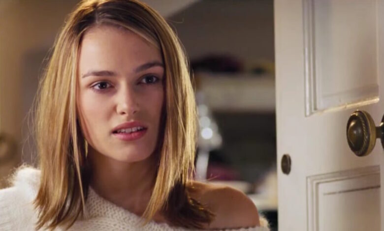 love-actually:-Δημοπρατείται-για-5-χιλιάδες-λίρες-η-πόρτα-σπιτιού-από-εμβληματική-σκηνή-της-ταινίας