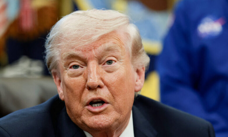 Ντόναλντ-Τραμπ-κατά-Τζέιμς-Κόμι:-«Διεφθαρμένος-αστυνομικός-ο-πρώην-διευθυντής-fbi»-–-Κάλεσμα-δολοφονίας-μου-το-«86-47»