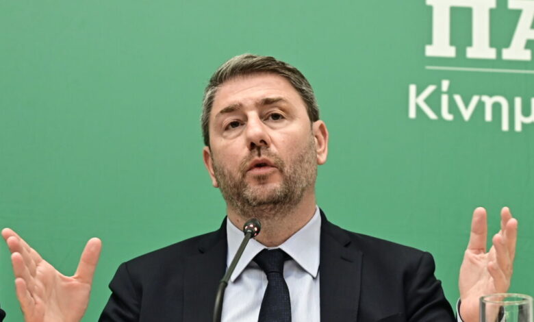 Το-ΠΑΣΟΚ-καταθέτει-πρόταση-για-εξεταστική-στις-αρχές-της-εβδομάδας-–-Πολιτικό-θρίλερ-για-τις-υποκλοπές