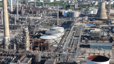 Το-πετρέλαιο-«διορθώνει»-μετά-το-ρεκόρ-τετραετίας:-Επιστρέφει-κάτω-από-τα-110-δολάρια-το-brent-και-στα-100-το-wti