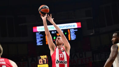 Ο-Νίκολα-Μιλουτίνοφ-του-Ολυμπιακού-mvp-των-game-1-των-πλέι-οφ-της-euroleague