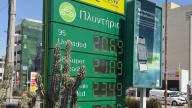 Βενζίνη-και-πετρέλαιο-κίνησης:-«Πονοκέφαλος»-για-τους-οδηγούς-οι-τιμές-καυσίμων-–-Έσπασε-και-πάλι-το-φράγμα-των-2-ευρώ