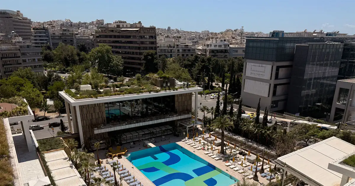 conrad-athens-the-ilisian:-Το-hilton-αλλιώς-–-Ταξίδι-στο-χρόνο-στο-νέο-urban-resort-στην-καρδιά-της-Αθήνας