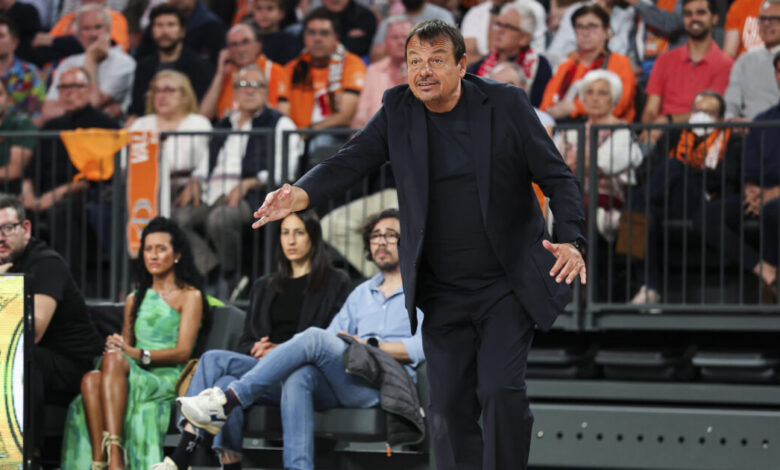Αταμάν:-«Θέλουν-να-συλλάβουν-τον-Γιαννακόπουλο,-είναι-μπροστά-από-τα-αποδυτήριά-μας-10-αστυνομικοί»