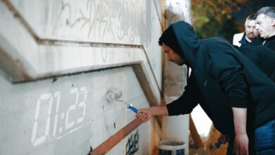 o-Κωνσταντίνος-Κυρανάκης-έσβησε-με-μπογιά-γκράφιτι-στον-σταθμό-του-ΗΣΑΠ-στον-Ταύρο