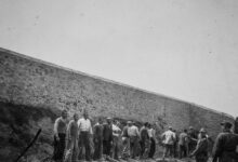 Η-εκτέλεση-των-200-στην-Καισαριανή-την-Πρωτομαγιά-του-1944-και-οι-φωτογραφίες-που-αποτύπωσαν-την-τραγωδία