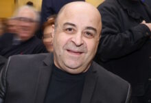 Μάρκος-Σεφερλής:-«Ζούμε-σε-μία-εποχή-που-ο-κόσμος-έχει-ανάγκη-το-γέλιο»