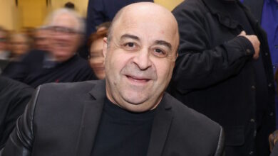Μάρκος-Σεφερλής:-«Ζούμε-σε-μία-εποχή-που-ο-κόσμος-έχει-ανάγκη-το-γέλιο»