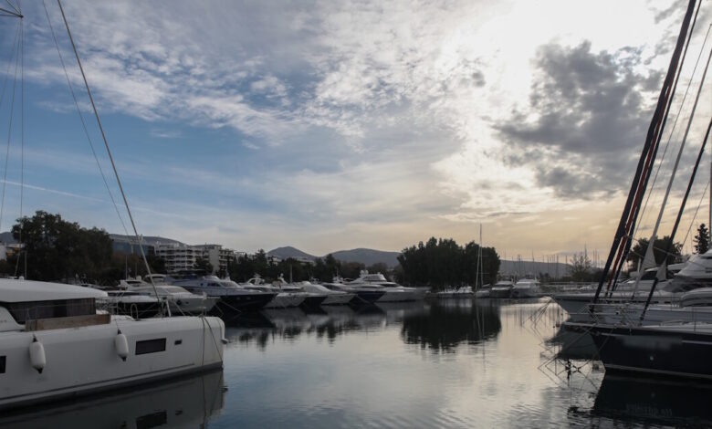 Άλιμος:-Τραυματίστηκε-27χρονη-τουρίστρια-σε-σκάφος-στη-μαρίνα,-μεταφέρθηκε-στο-Λαϊκό