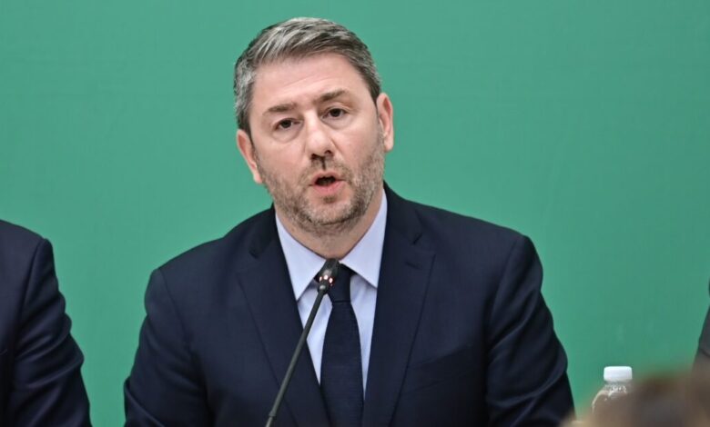 Κόντρα-ΝΔ-–-ΠΑΣΟΚ:-«Πείτε-μας-αν-μιλούσε-ο-Ανδρουλάκης-με-τον-Χατζηδάκη»-–-«Πολιτική-αλητεία,-ανακαλέστε-τα-ψεύδη»