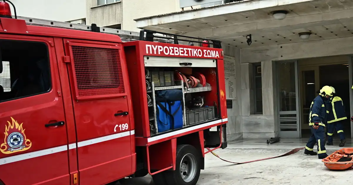 Φωτιά-σε-λεωφορείο-στο-Ίλιον:-Τέθηκε-υπό-έλεγχο-και-δεν-υπήρξε-κάποιος-τραυματισμός