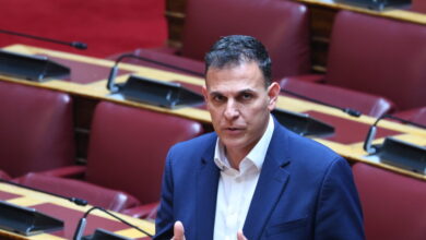 «Σφάζονται»-ΠΑΣΟΚ-και-Καραμέρος-για-τις-ανεξάρτητες-αρχές:-«Πιάνει-πόρτα-για-τον-χειμώνα»-–-«Κατανοώ,-δύσκολη-μέρα-μετά-τα-όσα-σας-καταλόγισε-ο-Καστανίδης»