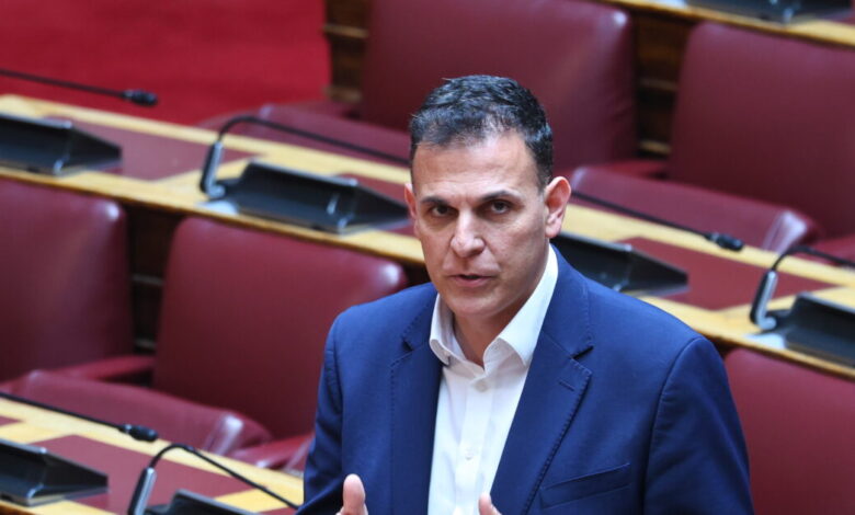 «Σφάζονται»-ΠΑΣΟΚ-και-Καραμέρος-για-τις-ανεξάρτητες-αρχές:-«Πιάνει-πόρτα-για-τον-χειμώνα»-–-«Κατανοώ,-δύσκολη-μέρα-μετά-τα-όσα-σας-καταλόγισε-ο-Καστανίδης»