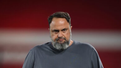 Ο-Βαγγέλης-Μαρινάκης-αποθεώθηκε-από-οπαδούς-της-Νότιγχαμ-Φόρεστ-μετά-τη-νίκη-επί-της-Τσέλσι