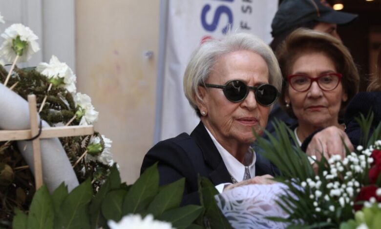 16-χρόνια-από-την-τραγωδία-στη-marfin:-«Πιστεύω-ότι-κάποια-στιγμή-θα-διαλευκανθεί»-είπε-η-μητέρα-της-Αγγελικής-Παπαθανασοπούλου-που-έχασε-τη-ζωή-της