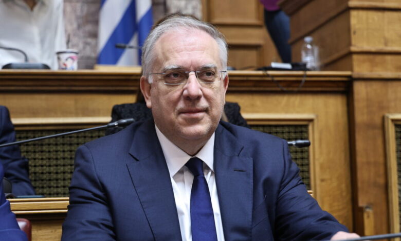 Θεοδωρικάκος:-Δικό-μας-το-νομοσχέδιο-για-«κόφτη»-στα-πανωτόκια-–-Επίθεση-σε-ΠΑΣΟΚ-για-προσπάθεια-σφετερισμού-του