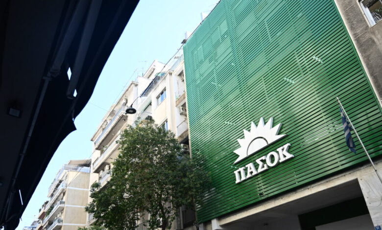 ΠΑΣΟΚ-κατά-Μαξίμου:-«Καμία-διαστρέβλωση,-τρικυμία-στο-ποτήρι»