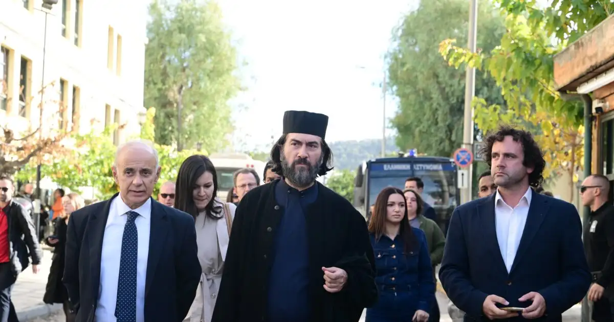 Κιβωτός-του-Κόσμου:-Πρόταση-εισαγγελέα-για-παραπομπή-σε-δίκη-του-πατέρα-Αντώνιου-και-της-πρεσβυτέρας-για-οικονομικά-αδικήματα